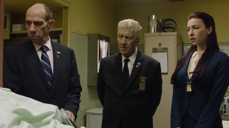 (Miguel Ferrer, David Lynch, Chrysta Bell) (Screenshot: Twin Peaks)